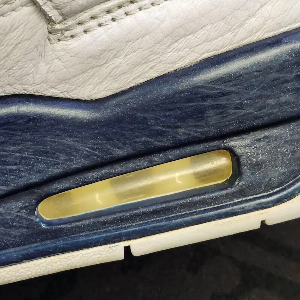 Size 9.5 - Air Jordan‎ 4 Retro LS Columbia